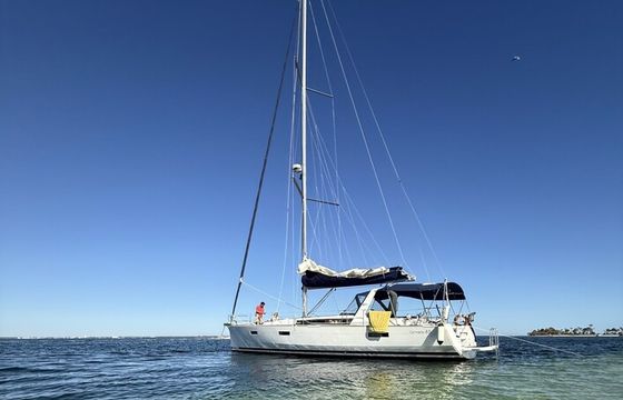 47’ Beneteau Sailing Adventure with Dolphin Sightseeing