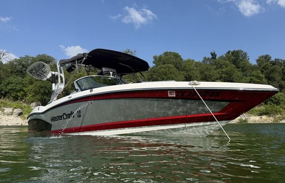 Mastercraft Wake/Surf Boat w/Captain