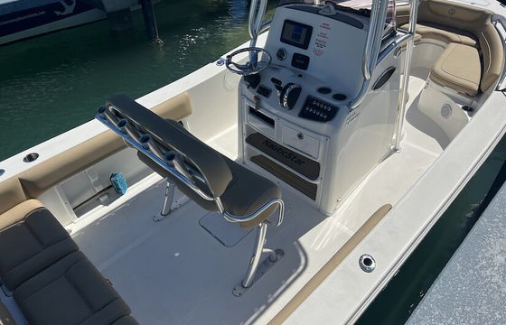 Center Console w/ GPS TRACKS to fishing spots/popular destinations!