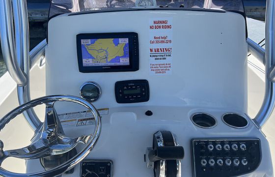 Center Console w/ GPS TRACKS to fishing spots/popular destinations!