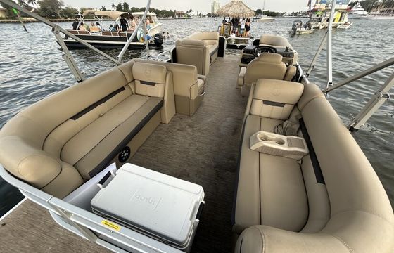 24 ft Sweetwater Luxury Pontoon boat