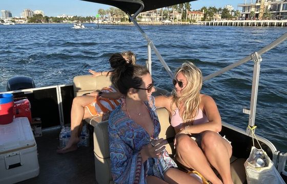 24 ft Sweetwater Luxury Pontoon boat