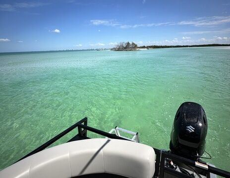 New Luxury Tritoon Rental – Bluetooth Audio Sandbar-Ready!