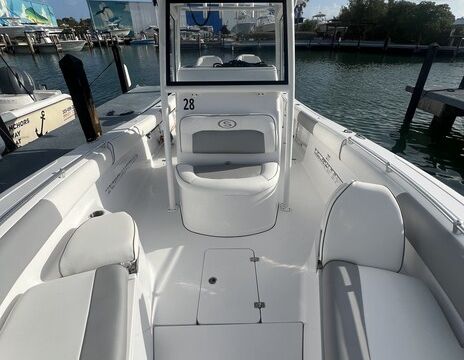 GORGEOUS 28.5' SPORTSMAN TWIN YAMAHA 300s! MINT CONDITION!!!