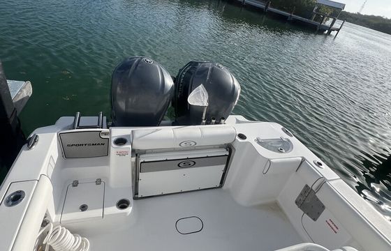 GORGEOUS 28.5' SPORTSMAN TWIN YAMAHA 300s! MINT CONDITION!!!