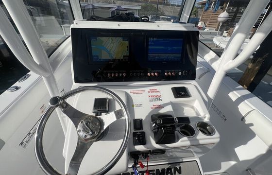 GORGEOUS 28.5' SPORTSMAN TWIN YAMAHA 300s! MINT CONDITION!!!