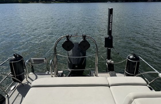Karaoke Boat - 12 person Captained Harris Tri-toon on Lake Austin.