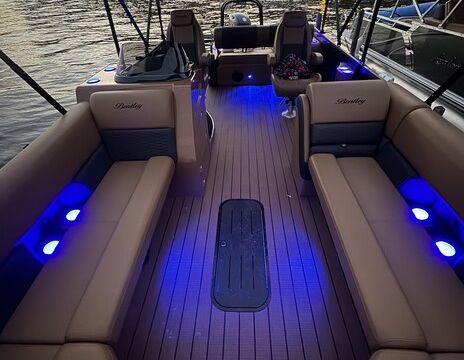 2026 Bentley Elite Pontoon 200HP motor on Lake Wallenpaupack, PA