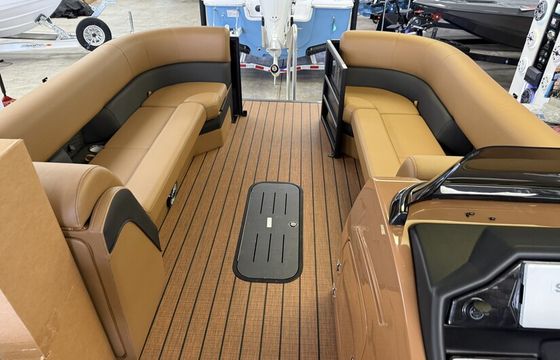 2026 Bentley Elite Pontoon 200HP motor on Lake Wallenpaupack, PA
