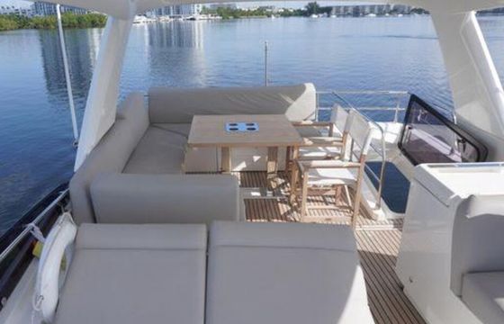 2022 60ft Luxury Yacht – Miami Beach with 2 JET SKIS INCLUDED