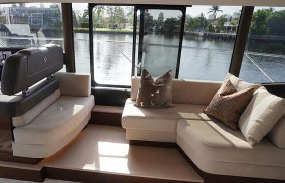 2022 60ft Luxury Yacht – Miami Beach with 2 JET SKIS INCLUDED