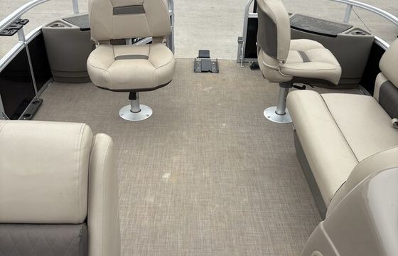 2023 Pontoon Great for a Day of Fun on the Water