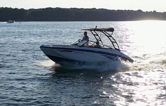 Explore Nashville by Water – Rent our 10 person Yamaha AR210 Jet Boat!