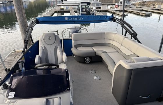 2020 Godfrey Monaco Tritoon Boat