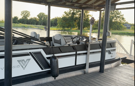 23FT Pontoon Boat