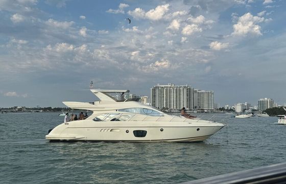 ⭐⭐Azimut yacht for amazing tours, 1 Free Hour from Monday to Thursday!