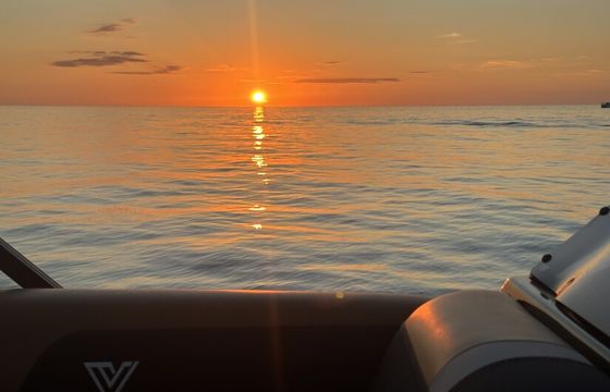 Luxury 24' Viaggo Tritoon on Clearwater Beach