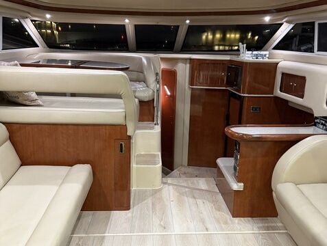 Sea Ray Sedan Bridge 42ft Yacht