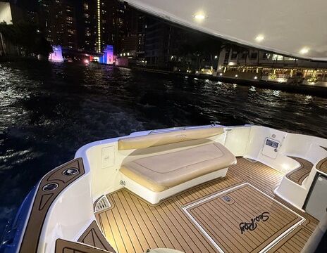 Sea Ray Sedan Bridge 42ft Yacht