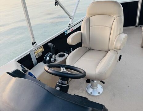 24' Legacy Pontoon!
