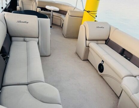 24' Legacy Pontoon!