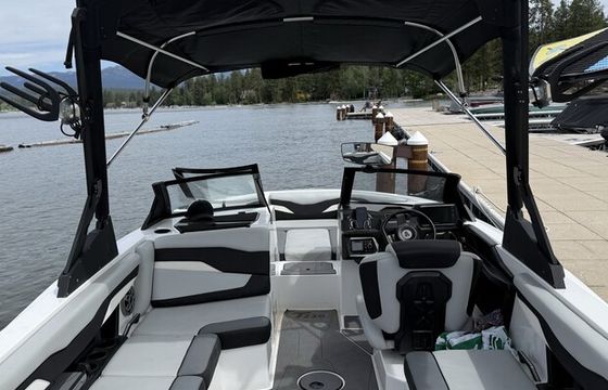 2022 Axis T220 Surf Boat – Premium Wake &amp; Surf Experience
