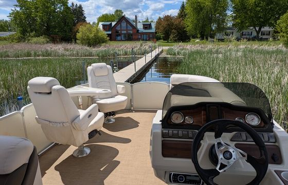 Osakis Sunrise Cabin Pontoon
