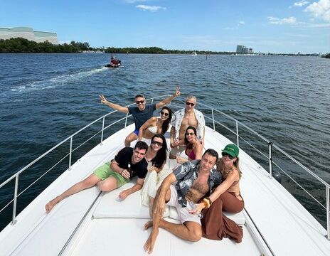 54’ Sea Ray Sundancer | Private Luxury Yacht Experience in Miami