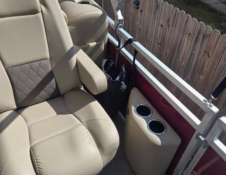 2024 Sun Tracker  Pontoon Boat 150HP – Brand New, Summer-Ready Ride!