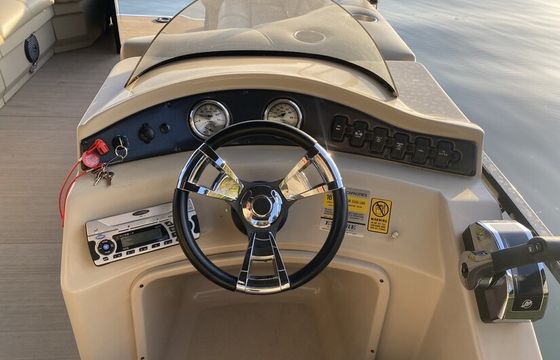 Fun Boat! Bentley Pontoon 24 ft,  115 hp - yes pulls a tube