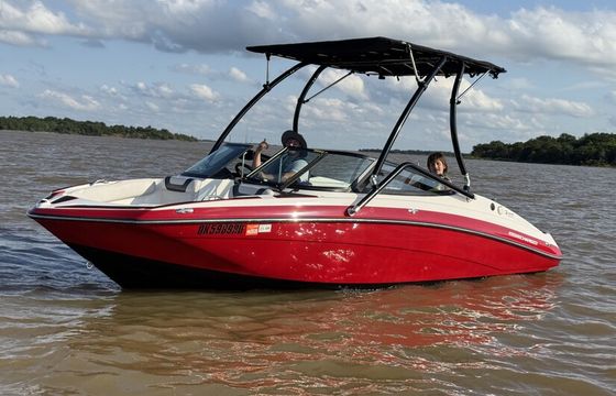 Gorgeous Yamaha Power Ski Boat for rent in Oklahoma City