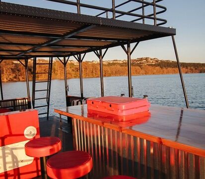 Big Flo – Floaties Floatin' Saloon on Lake Austin