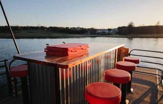 Big Flo – Floaties Floatin' Saloon on Lake Austin
