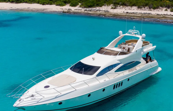 Azimut 70 – Premier Luxury Yacht Charter to Palomino Islands