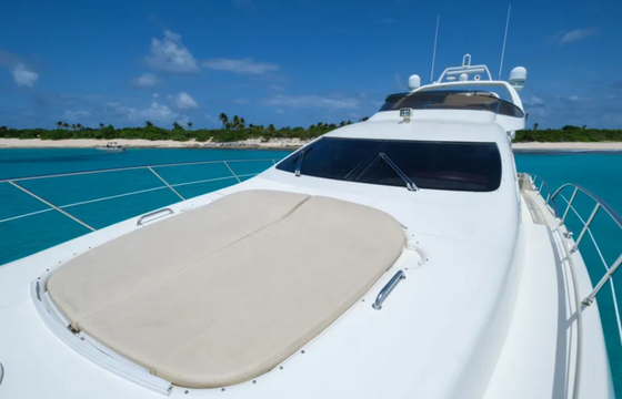 Azimut 70 – Premier Luxury Yacht Charter to Palomino Islands