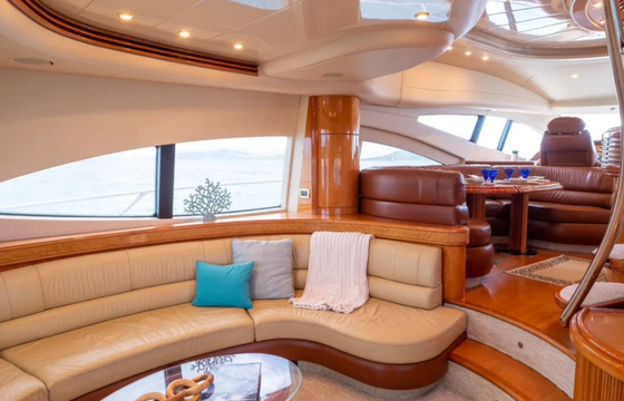 Azimut 70 – Premier Luxury Yacht Charter to Palomino Islands