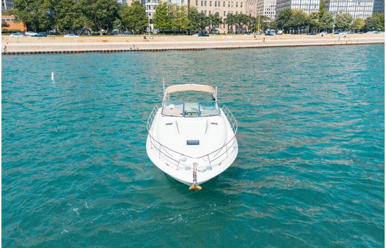 Sea Ray Sundancer 46ft – Chicago Yacht Rental & Playpen Cruise