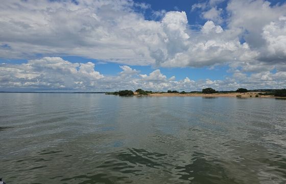 Veranda Tritoon  For Family Lake Fun