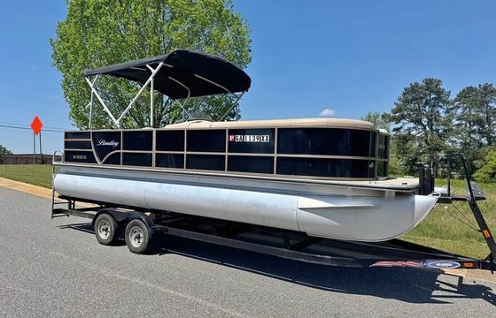 Luxury &amp; Fun on the Water! 2019 Bentley 24ft Cruise SE - 12 Guests