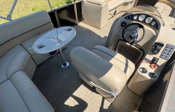 Luxury &amp; Fun on the Water! 2019 Bentley 24ft Cruise SE - 12 Guests