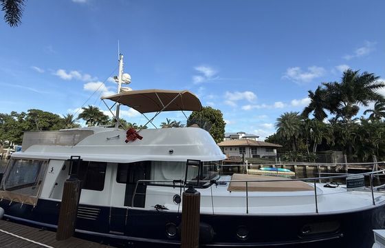 SEAS the DAY aboard a comfortable spacious Beneteau Swift 44 Yacht