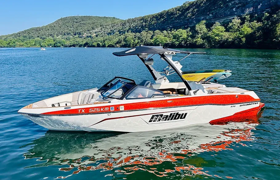 Lake Austin Ultimate Lake Day – Surf, Chill, Repeat