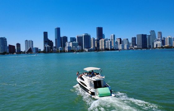 Regal 45ft Luxury Yacht – Miami, 13 Guests