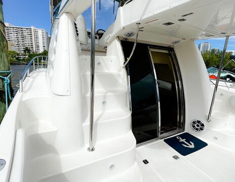 Regal 45ft Luxury Yacht – Miami, 13 Guests