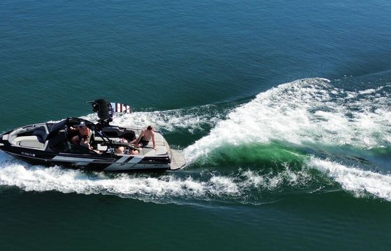 23ft Moomba Mojo Wake Surf and Cruise – Lake Keowee