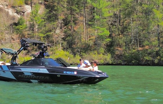 23ft Moomba Mojo Wake Surf and Cruise – Lake Keowee