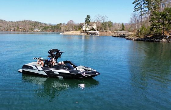 23ft Moomba Mojo Wake Surf and Cruise – Lake Keowee