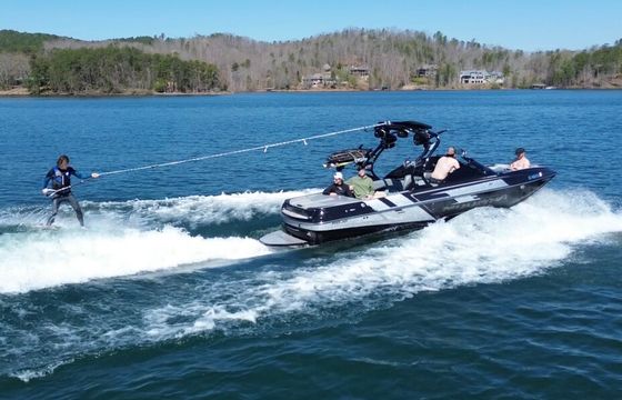 23ft Moomba Mojo Wake Surf and Cruise – Lake Keowee