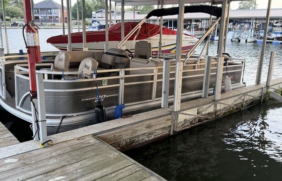 2025 Fishn' Barge DLX Fun For All During These Hot Months