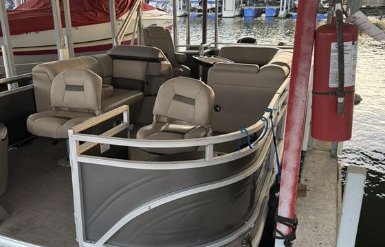 2025 Fishn' Barge DLX Fun For All During These Hot Months